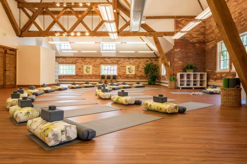 Say “Nama-Stay” to Yoga in The Finger Lakes Inns of Aurora Yoga