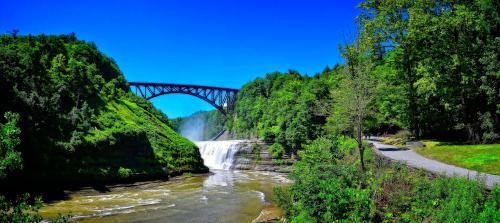 Geocaching: Treasure Hunt Through the Finger Lakes Letchworth Arch Bridge - 2018 Larry Tetamore