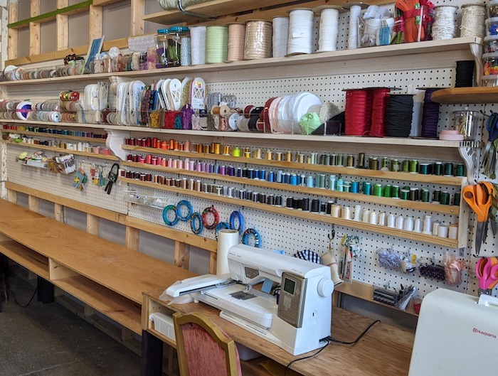 Shops & Boutiques Shops & Boutiques